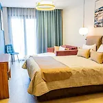 Sky Hotel 4*