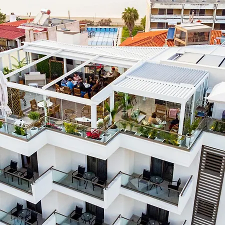 Hotel Sky Peraía